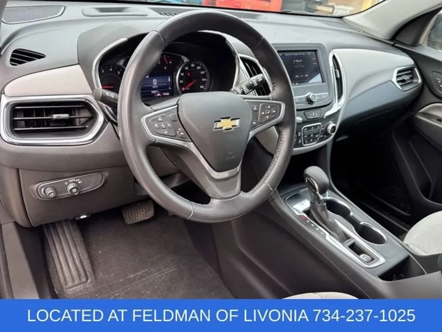 2022 Chevrolet Equinox LT photo 1