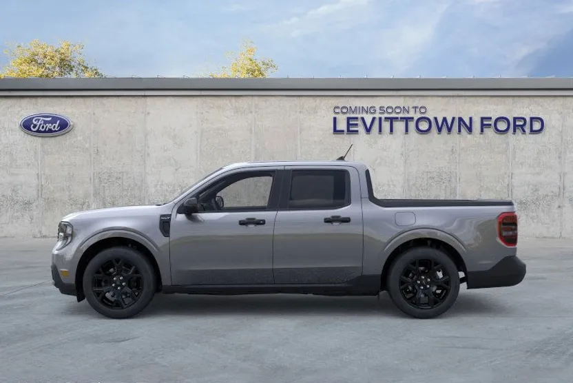 2025 Ford Maverick XLT photo 1
