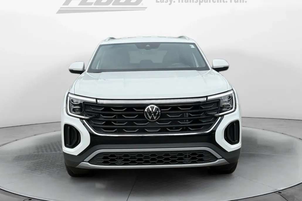 2025 Volkswagen Atlas Cross Sport SE photo 1