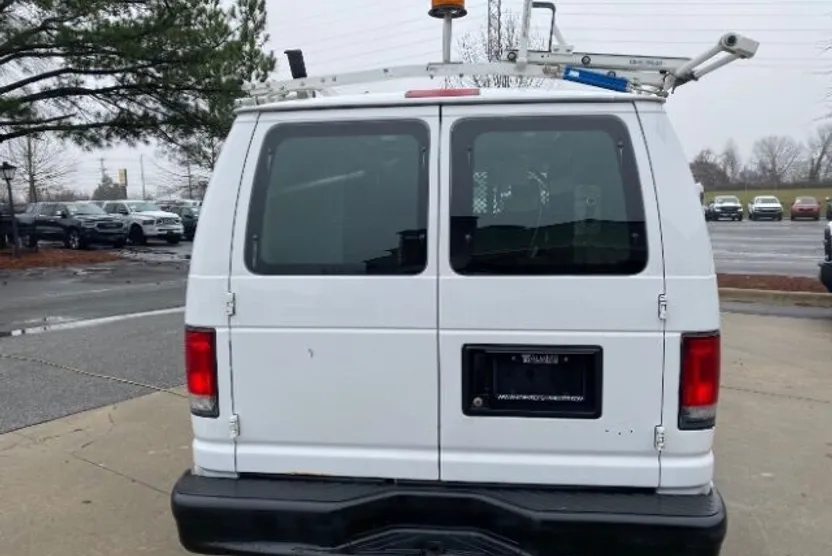 2014 Ford E-150 photo 1