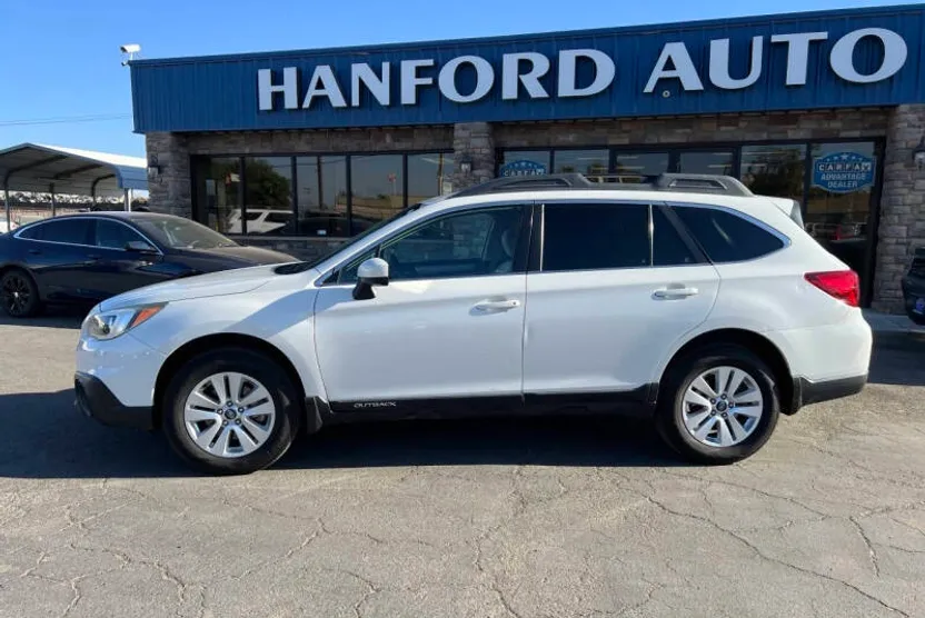 2016 Subaru Outback 2.5i Premium photo 1