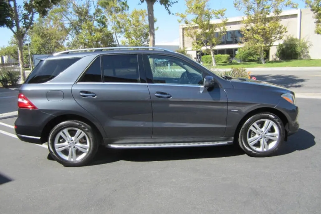 2012 Mercedes Benz ML 350 4MATIC photo 1