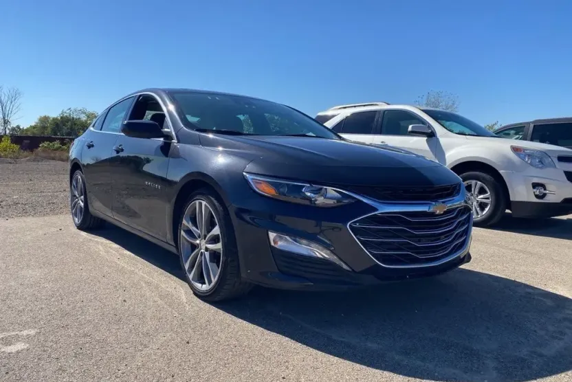 2023 Chevrolet Malibu 1LT photo 1