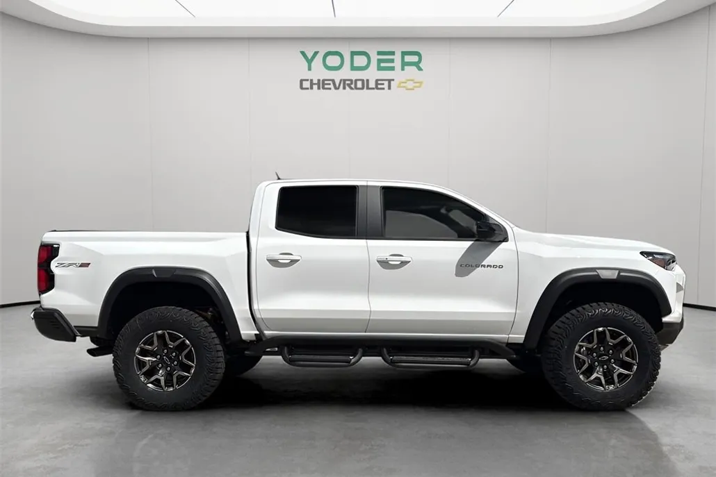 2025 Chevrolet Colorado ZR2 photo 1