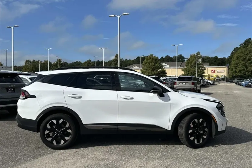 2024 Kia Sportage X-Line photo 1