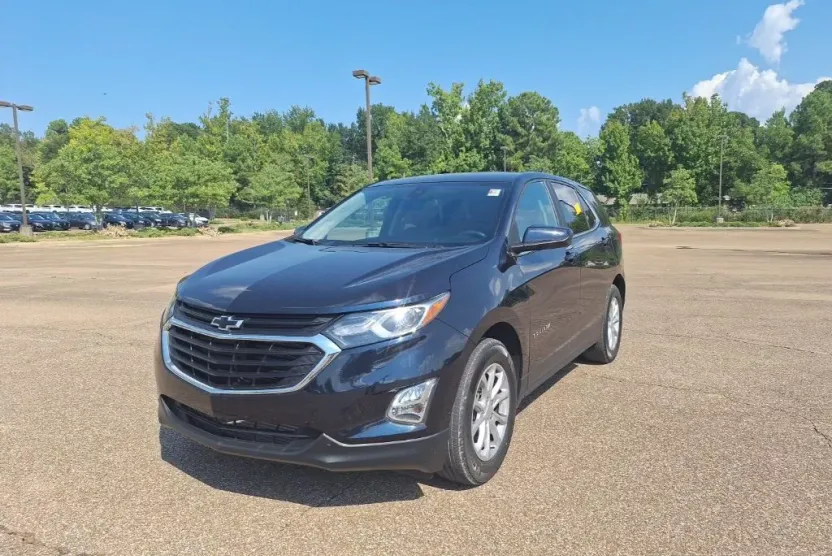 2021 Chevrolet Equinox LT photo 1