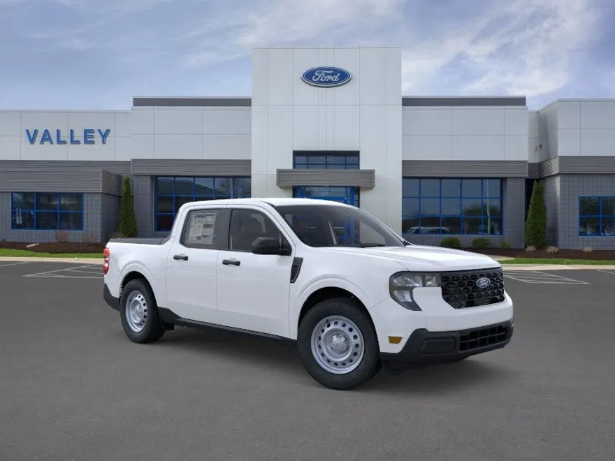 2025 Ford Maverick XL photo 1