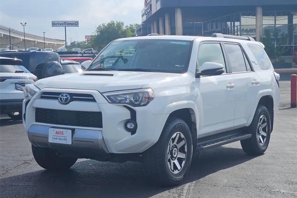 2024 Toyota 4Runner TRD Off-Road Premium photo 1