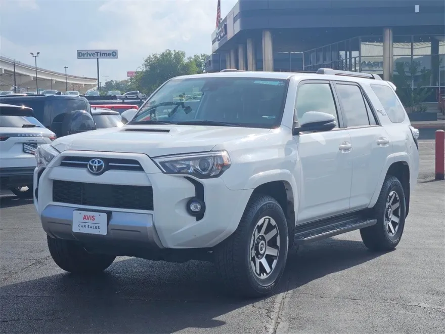 2024 Toyota 4Runner TRD Off-Road Premium photo 1