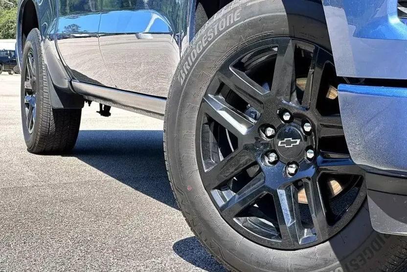 2024 Chevrolet Silverado 1500 RST photo 1