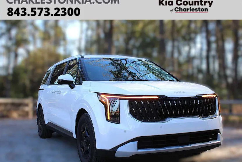 2026 Kia Carnival LXS photo 1