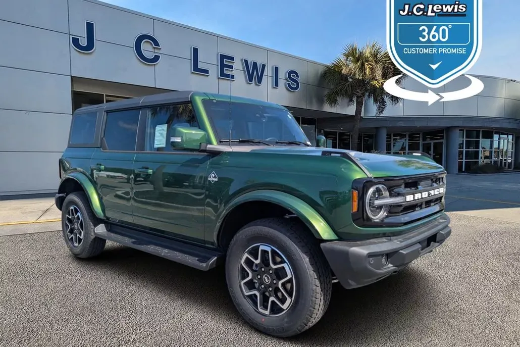 2025 Ford Bronco Outer Banks photo 1