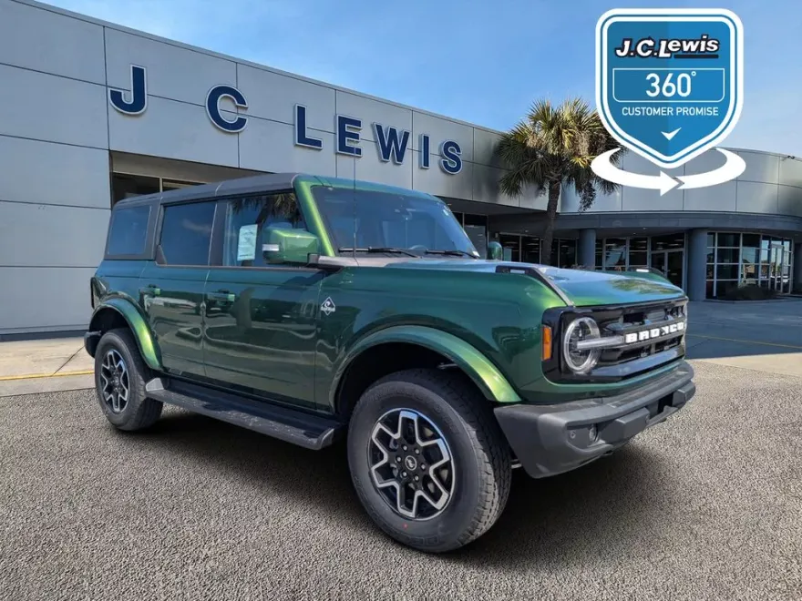 2025 Ford Bronco Outer Banks photo 1