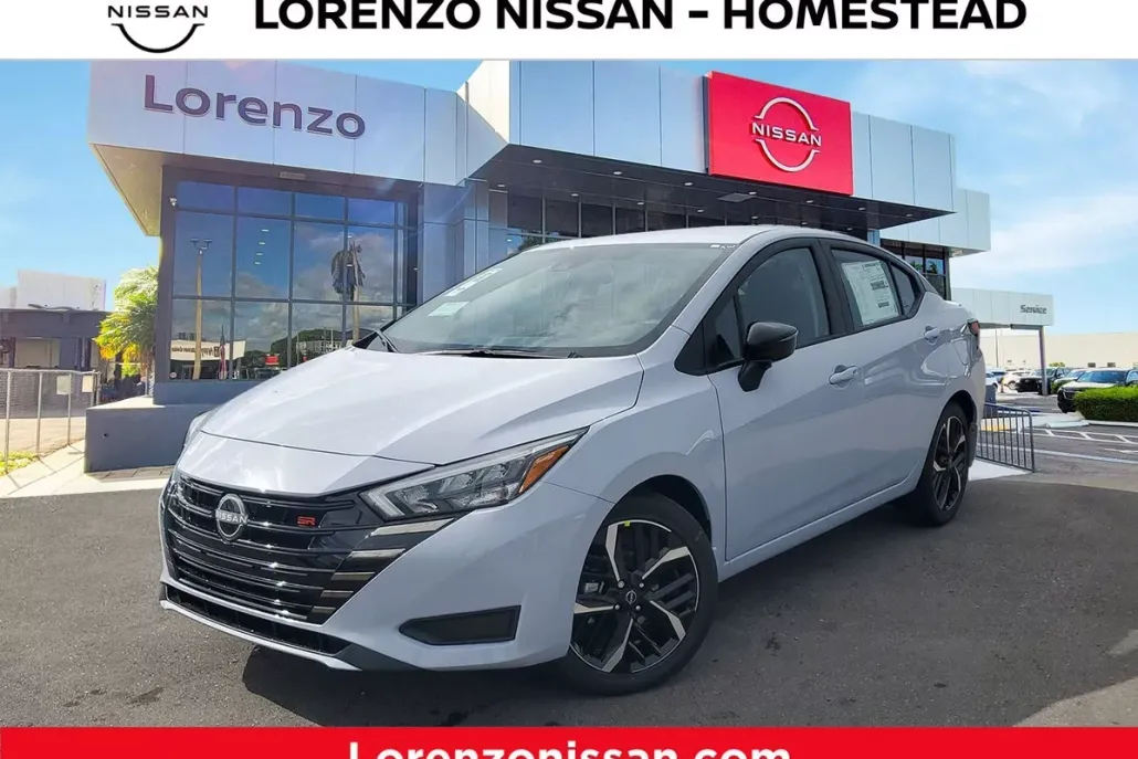 2025 Nissan Versa SR photo 1