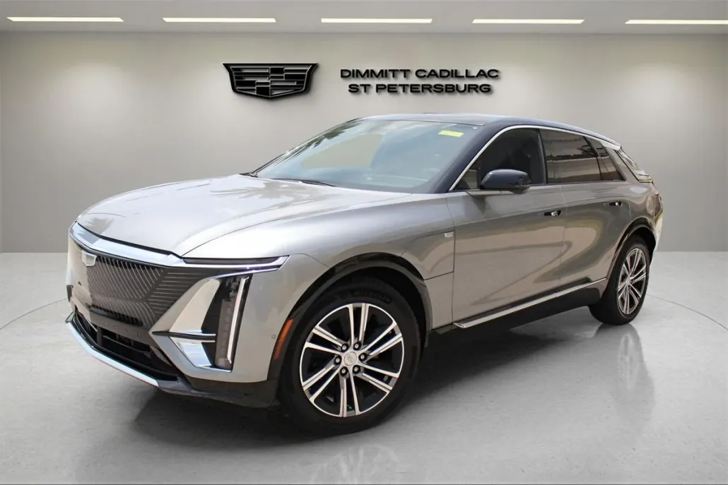 2025 Cadillac Lyriq Luxury photo 1