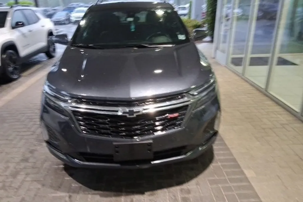 2022 Chevrolet Equinox RS photo 1