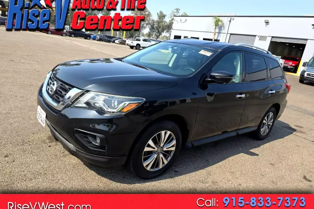 2019 Nissan Pathfinder S photo 1