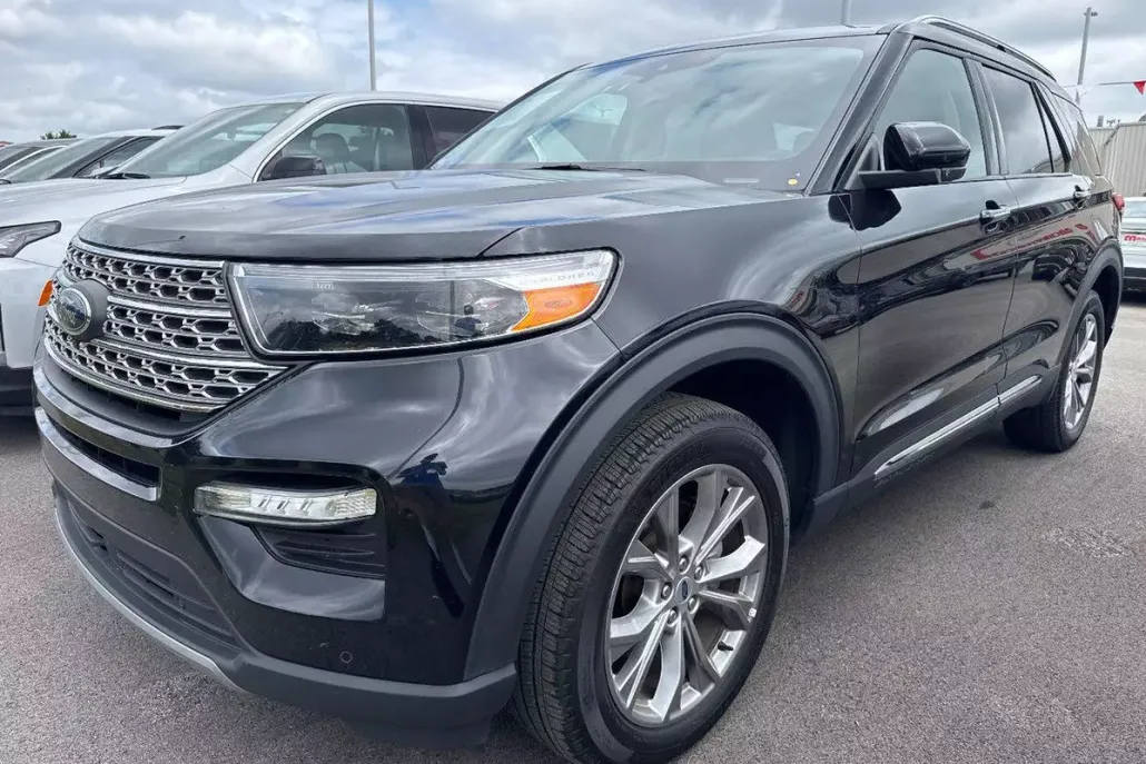 2023 Ford Explorer Limited photo 1