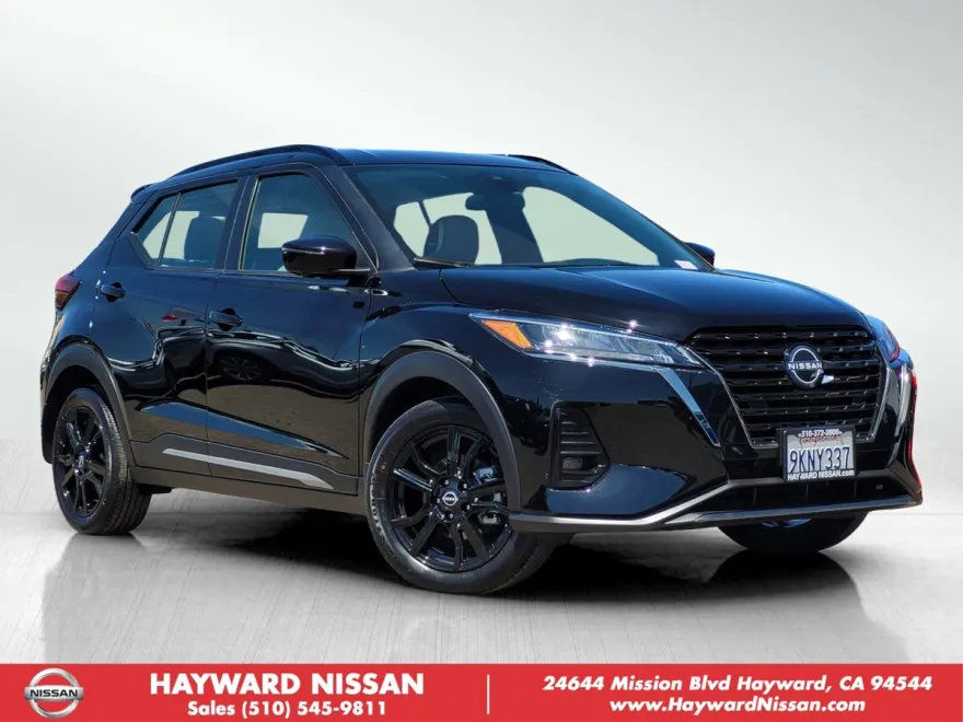 2024 Nissan Kicks SR photo 1