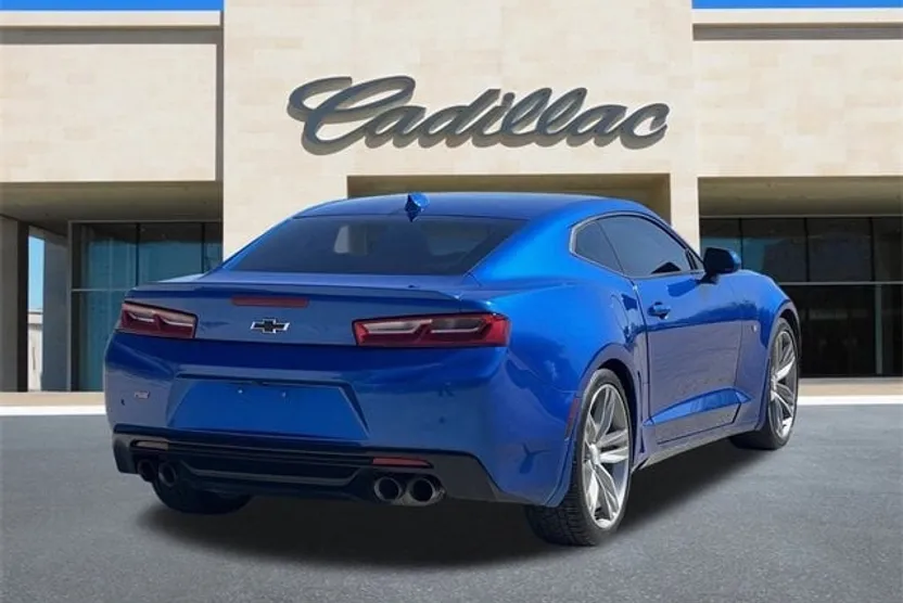 2017 Chevrolet Camaro 2LT photo 1