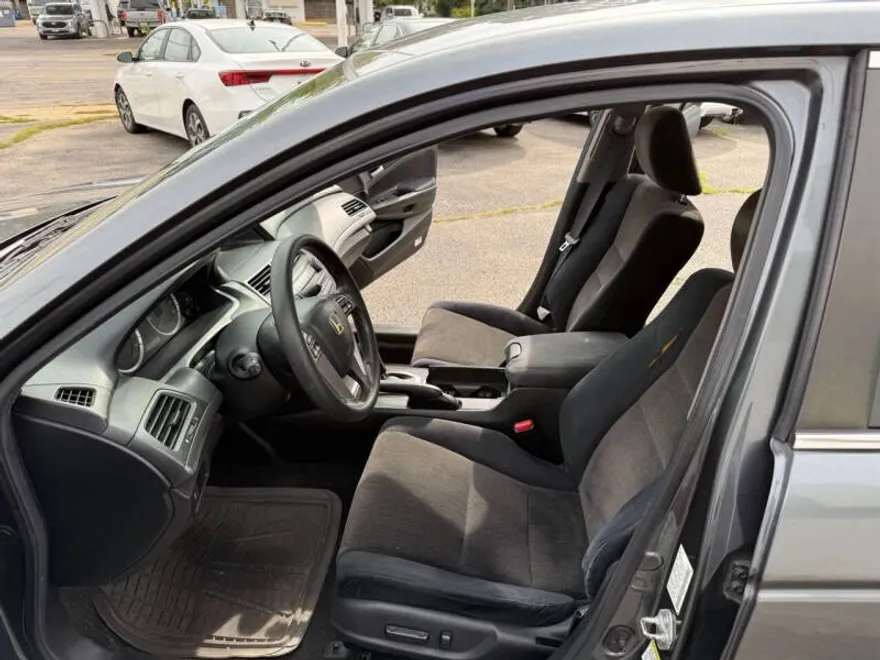 2010 Honda Accord LX-P photo 1