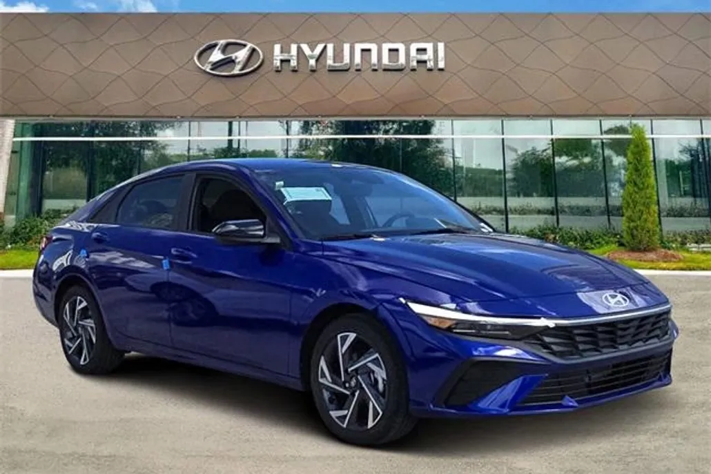 2025 Hyundai Elantra SEL Sport photo 1