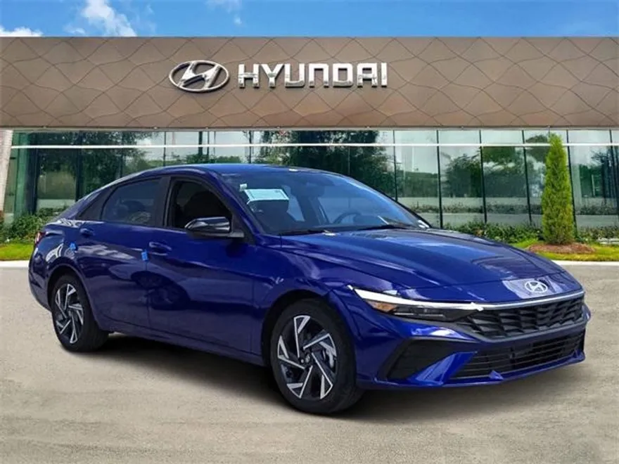 2025 Hyundai Elantra SEL Sport photo 1