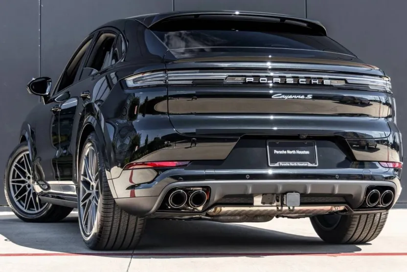 2026 Porsche Cayenne S Coupe photo 1