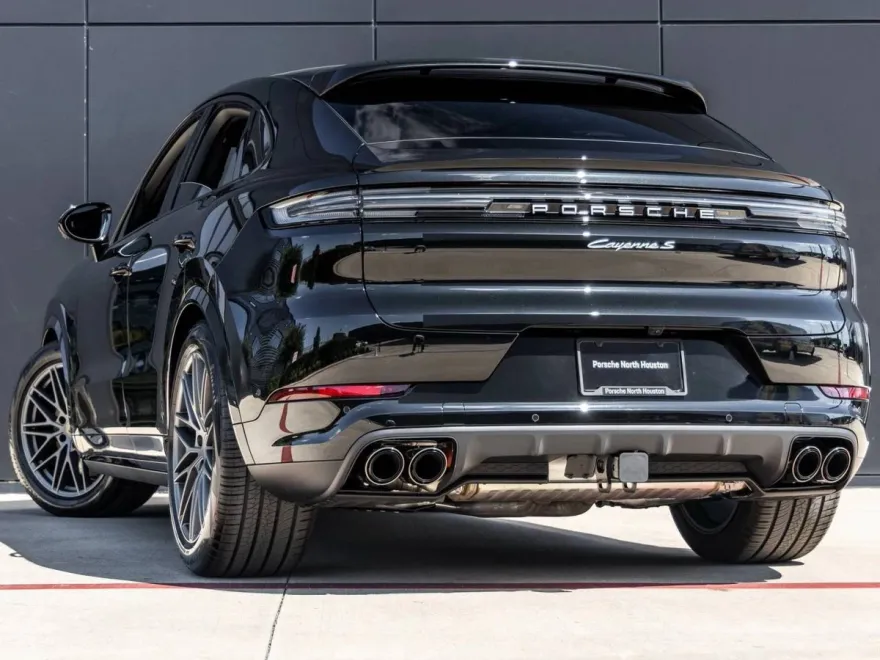 2026 Porsche Cayenne S Coupe photo 1