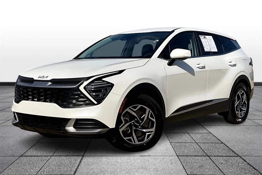2024 Kia Sportage LX photo 1