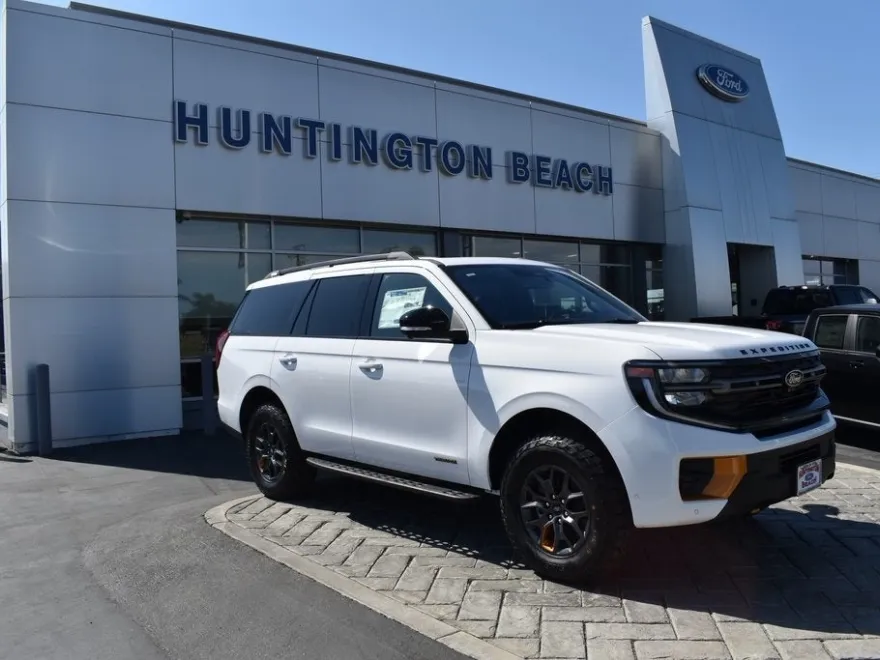 2025 Ford Expedition photo 1