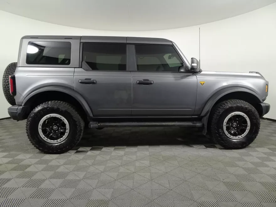 2022 Ford Bronco Badlands photo 1
