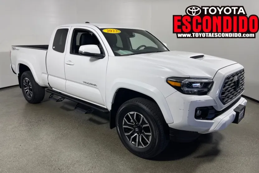 2022 Toyota Tacoma V6 photo 1