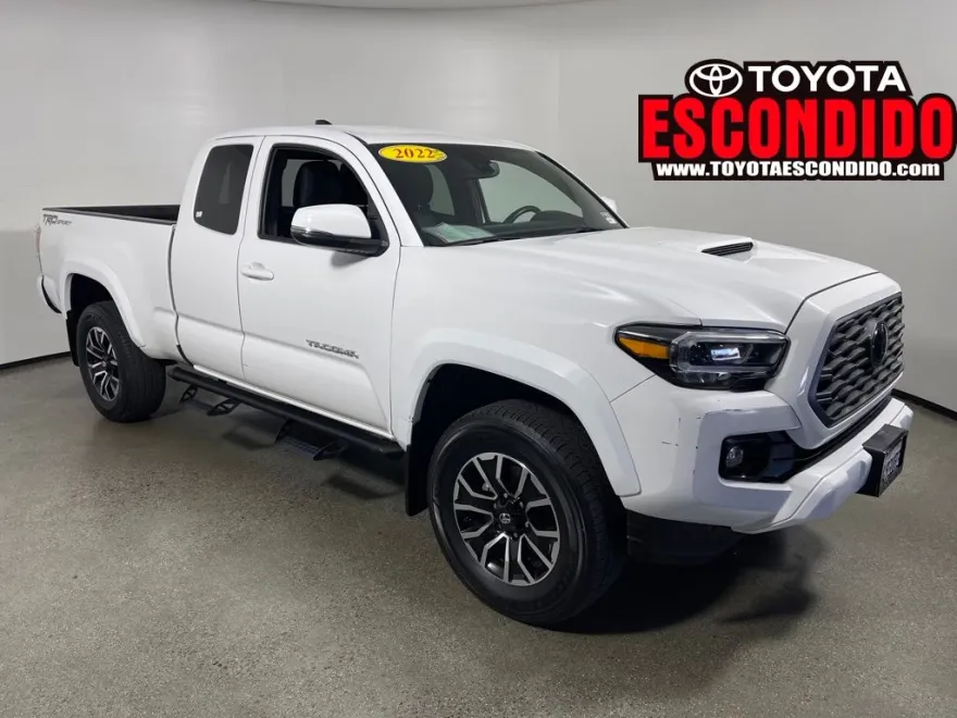 2022 Toyota Tacoma V6 photo 1