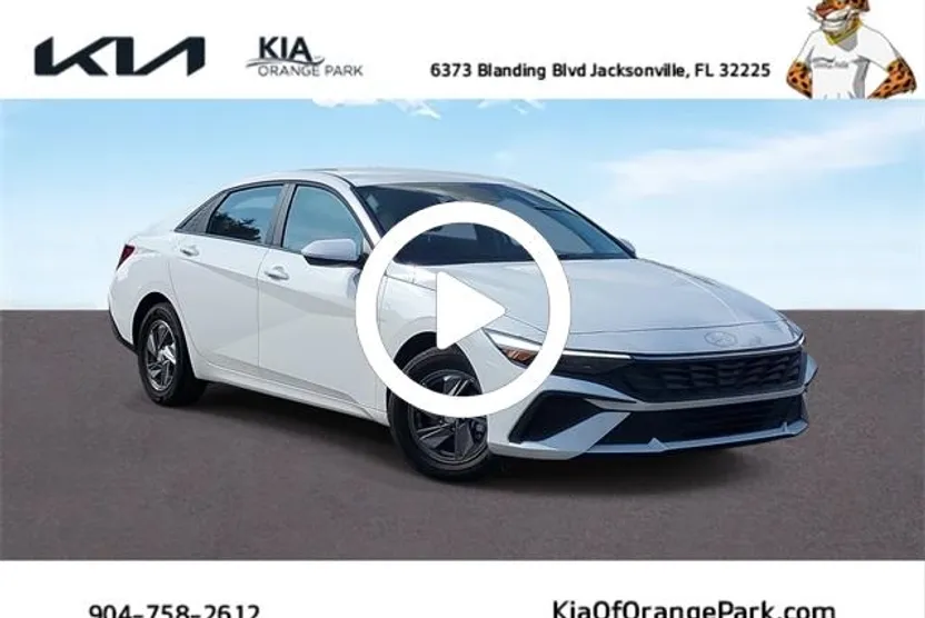 2025 Hyundai Elantra SE photo 1