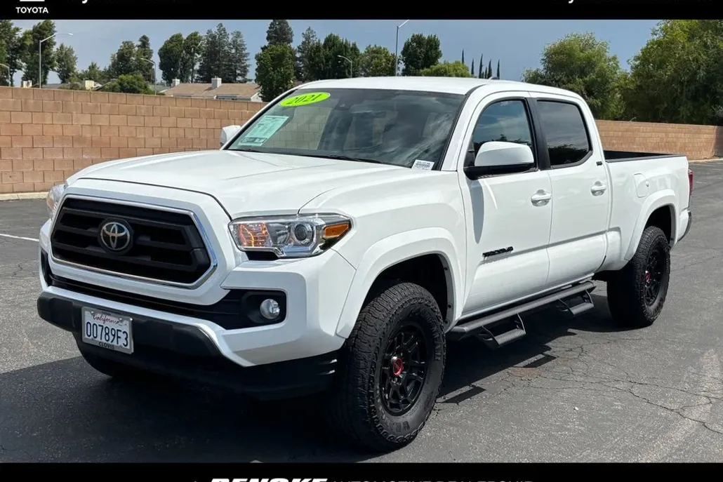 2021 Toyota Tacoma SR5 V6 photo 1