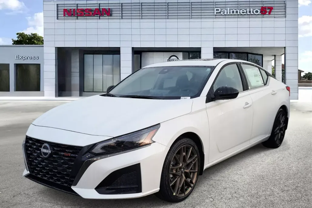 2025 Nissan Altima 2.5 SR photo 1