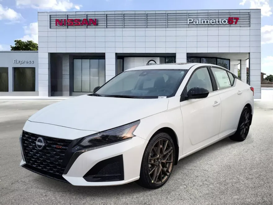 2025 Nissan Altima 2.5 SR photo 1