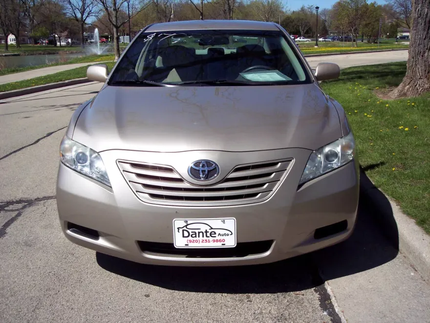 2008 Toyota Camry LE photo 1
