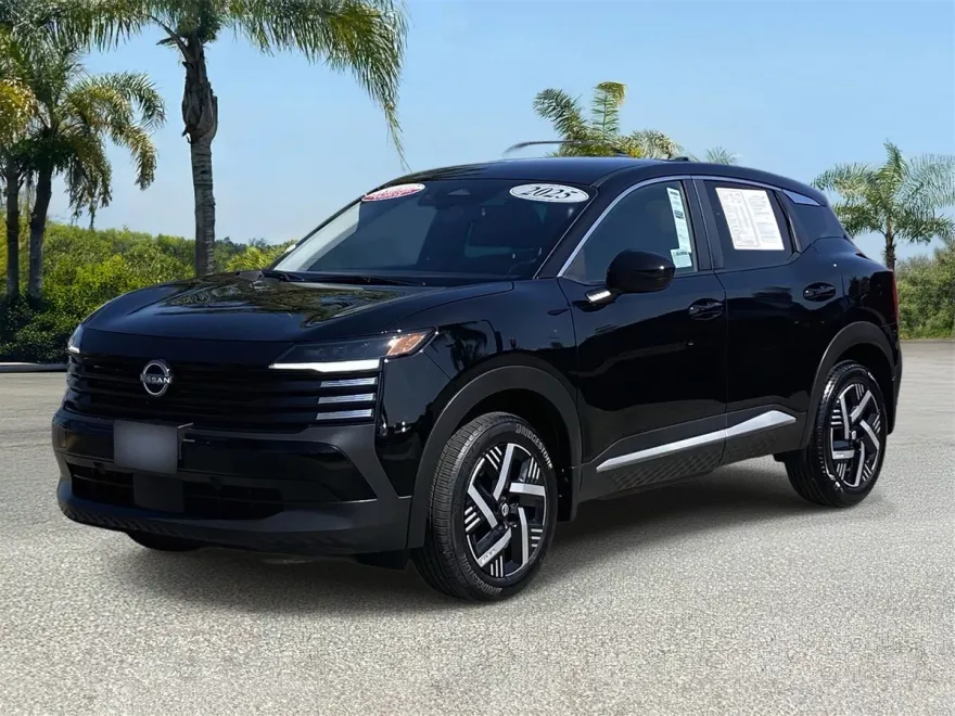 2025 Nissan Kicks SV photo 1