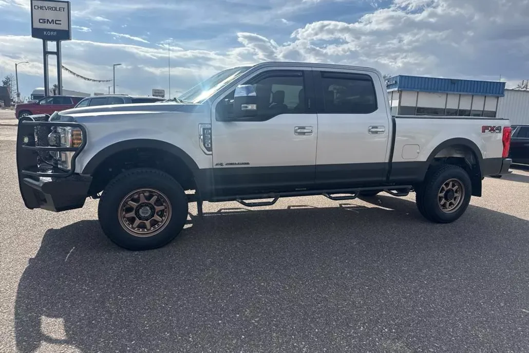 2019 Ford F-350 XLT photo 1