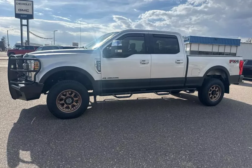 2019 Ford F-350 XLT photo 1