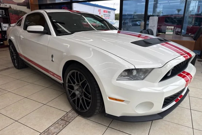 2012 Ford Mustang Shelby GT500 photo 1
