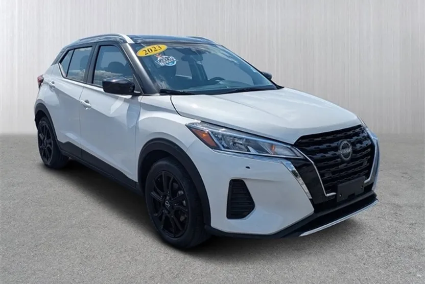 2023 Nissan Kicks SV photo 1