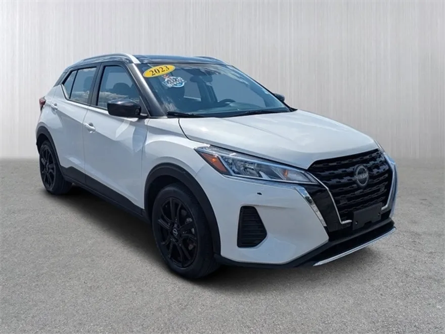 2023 Nissan Kicks SV photo 1