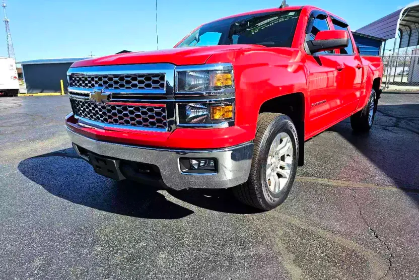 2015 Chevrolet Silverado 1500 LT photo 1