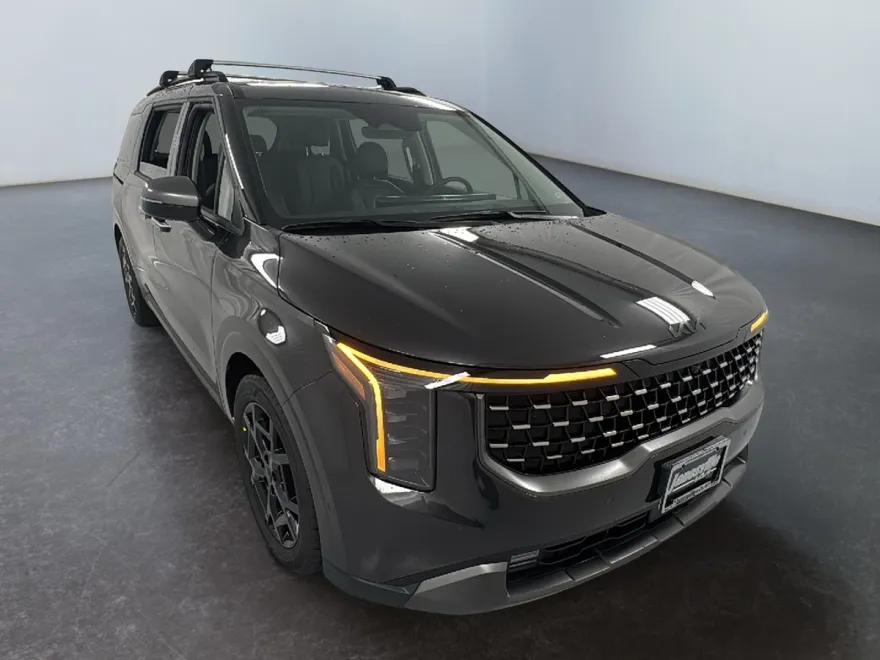 2026 Kia Carnival SX photo 1