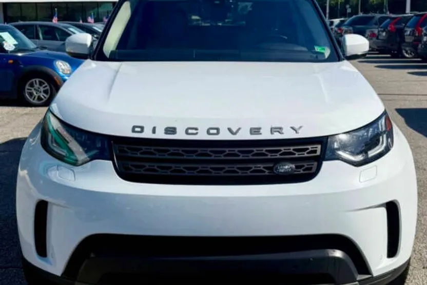 2020 Land Rover Discovery SE photo 1
