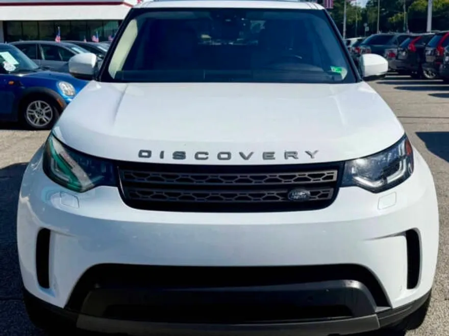2020 Land Rover Discovery SE photo 1
