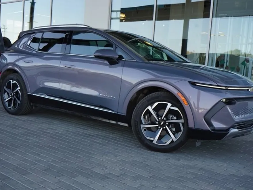 2025 Chevrolet Equinox EV 1LT photo 1